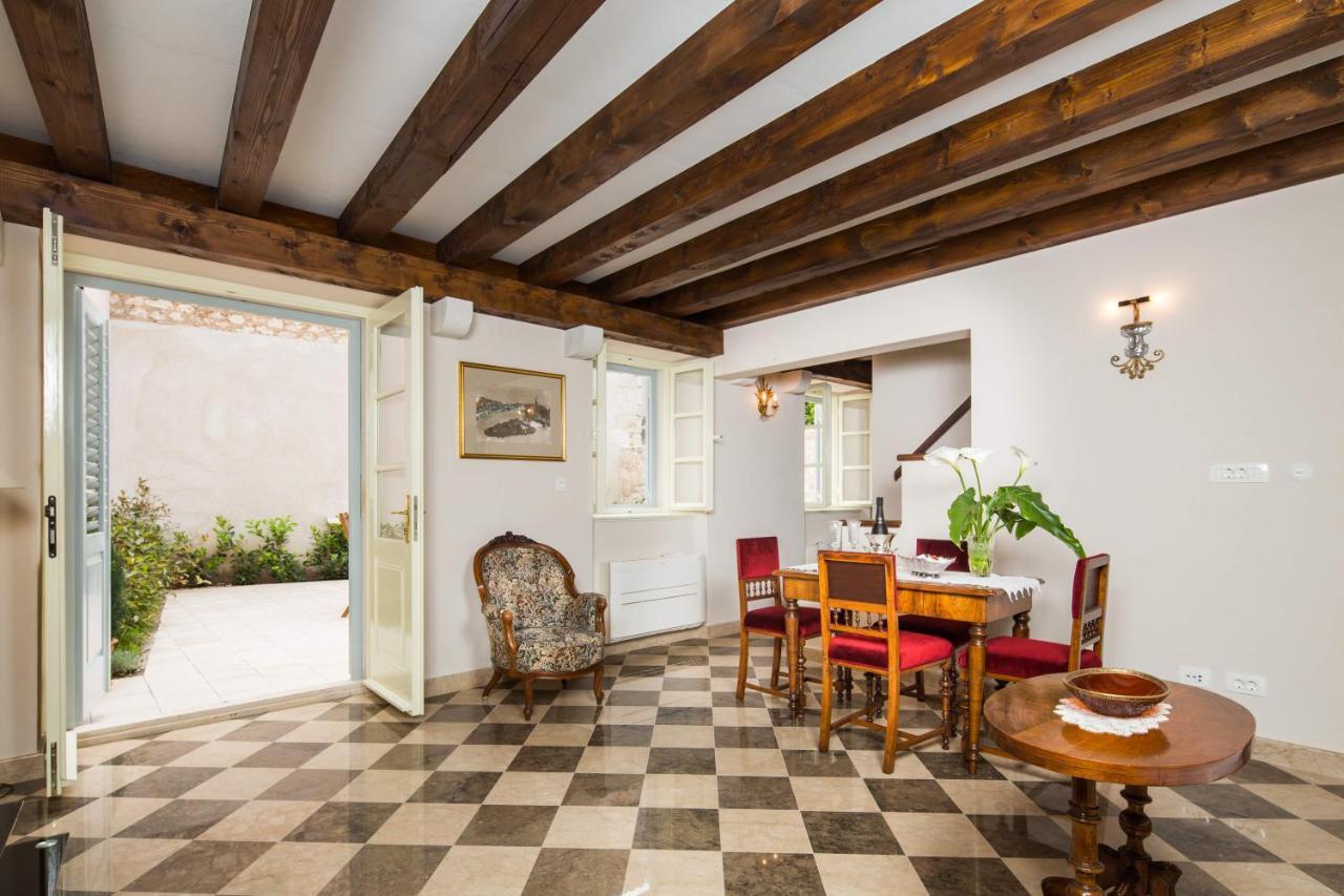 Holiday Home City Walls フヴァル 部屋 写真