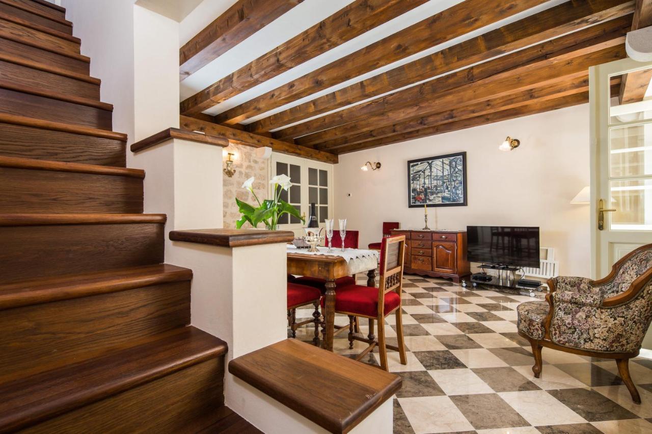 Holiday Home City Walls フヴァル 部屋 写真